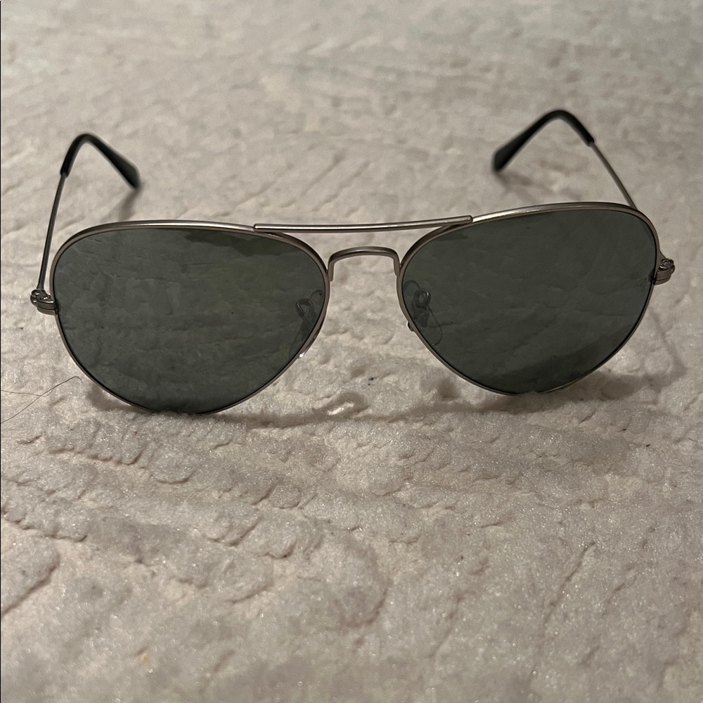 Rayban Aviators Slim Silver Frame Sunglasses with Green Lenses